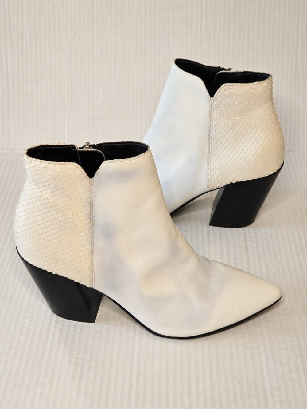 Dolce Vita Aden Booties Women’s 6 White Leather Pointed Toe Block Heel Zip